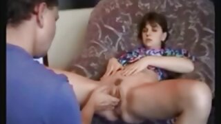 მომხიბლავი მუქი თმია ...